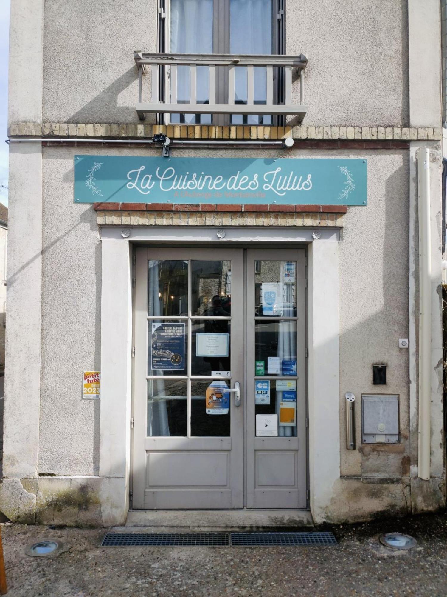 Hotel La Cuisine Des Lulus Montainville  Exteriör bild
