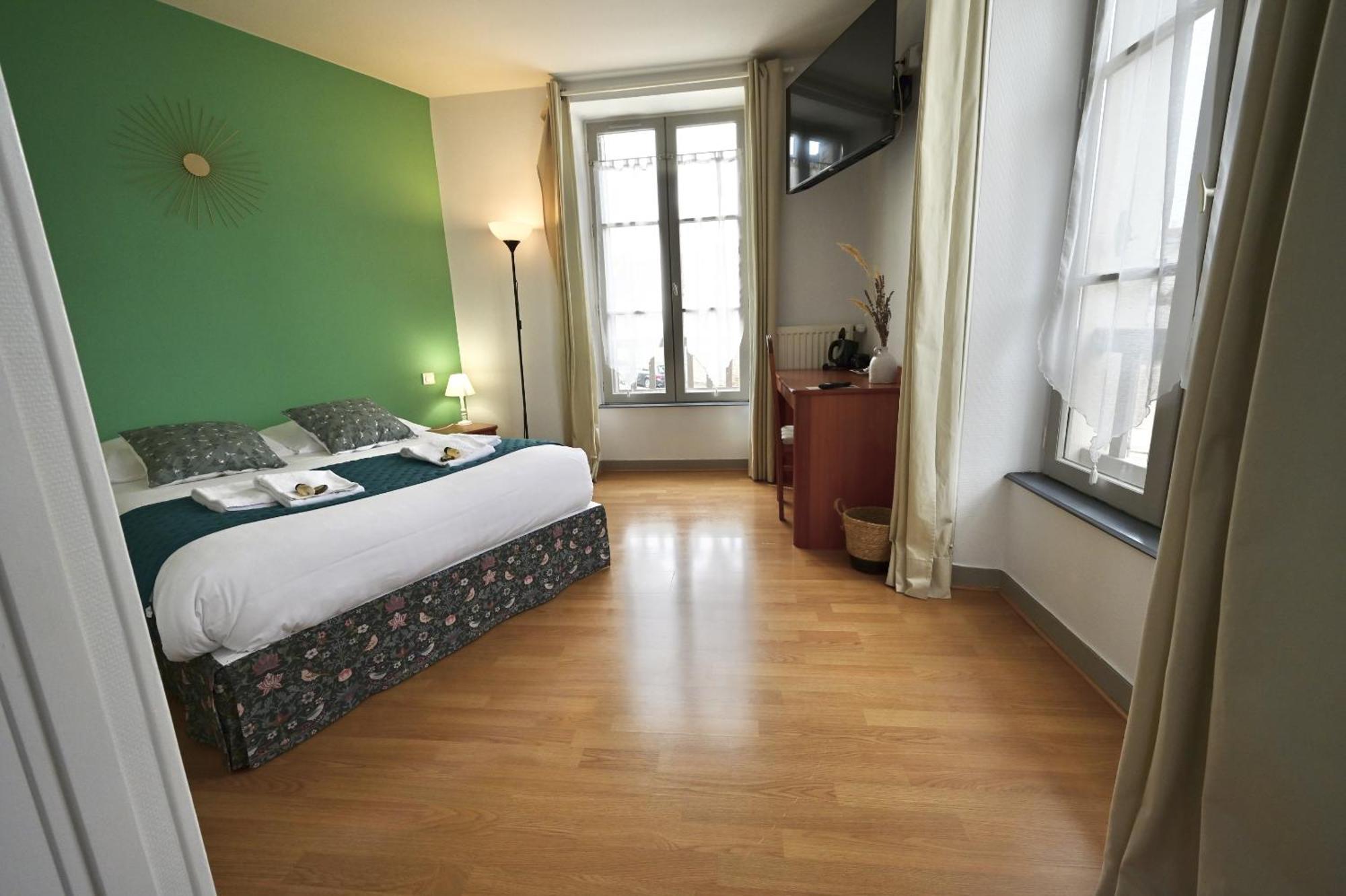 Hotel La Cuisine Des Lulus Montainville  Exteriör bild