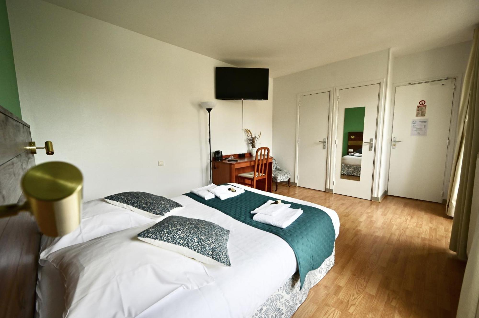Hotel La Cuisine Des Lulus Montainville  Rum bild