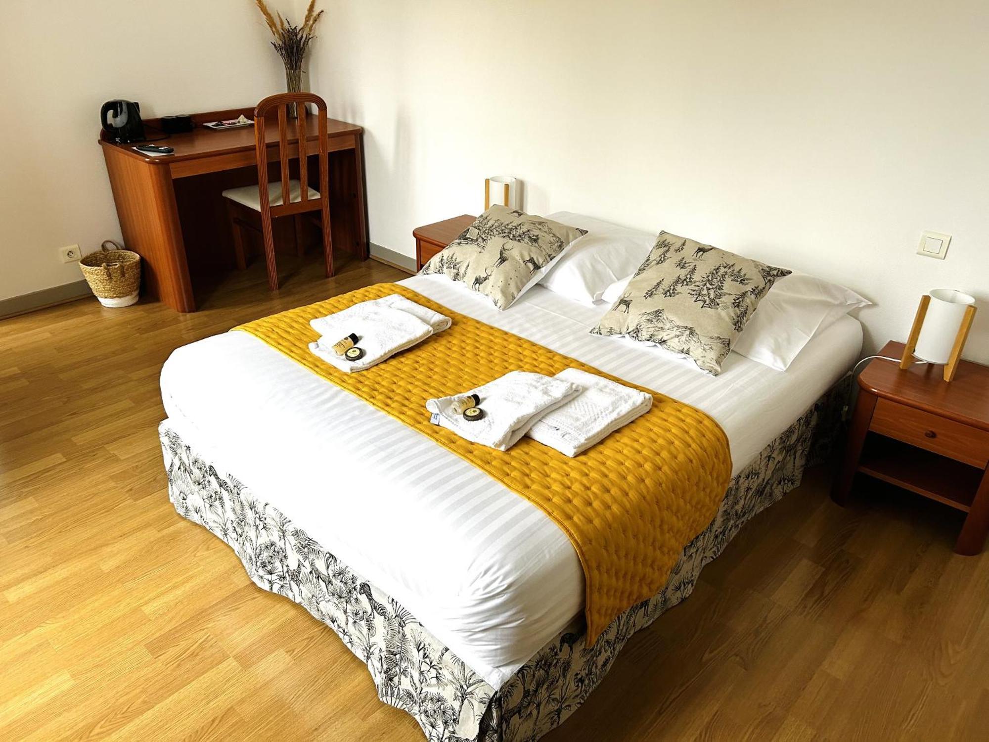 Hotel La Cuisine Des Lulus Montainville  Rum bild