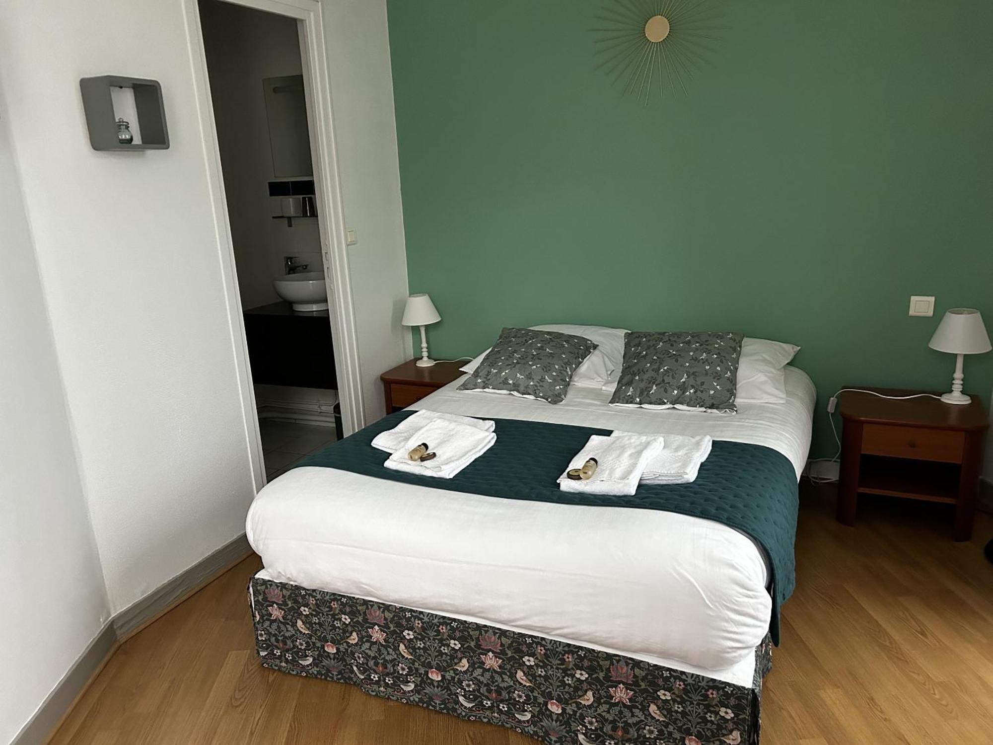 Hotel La Cuisine Des Lulus Montainville  Rum bild